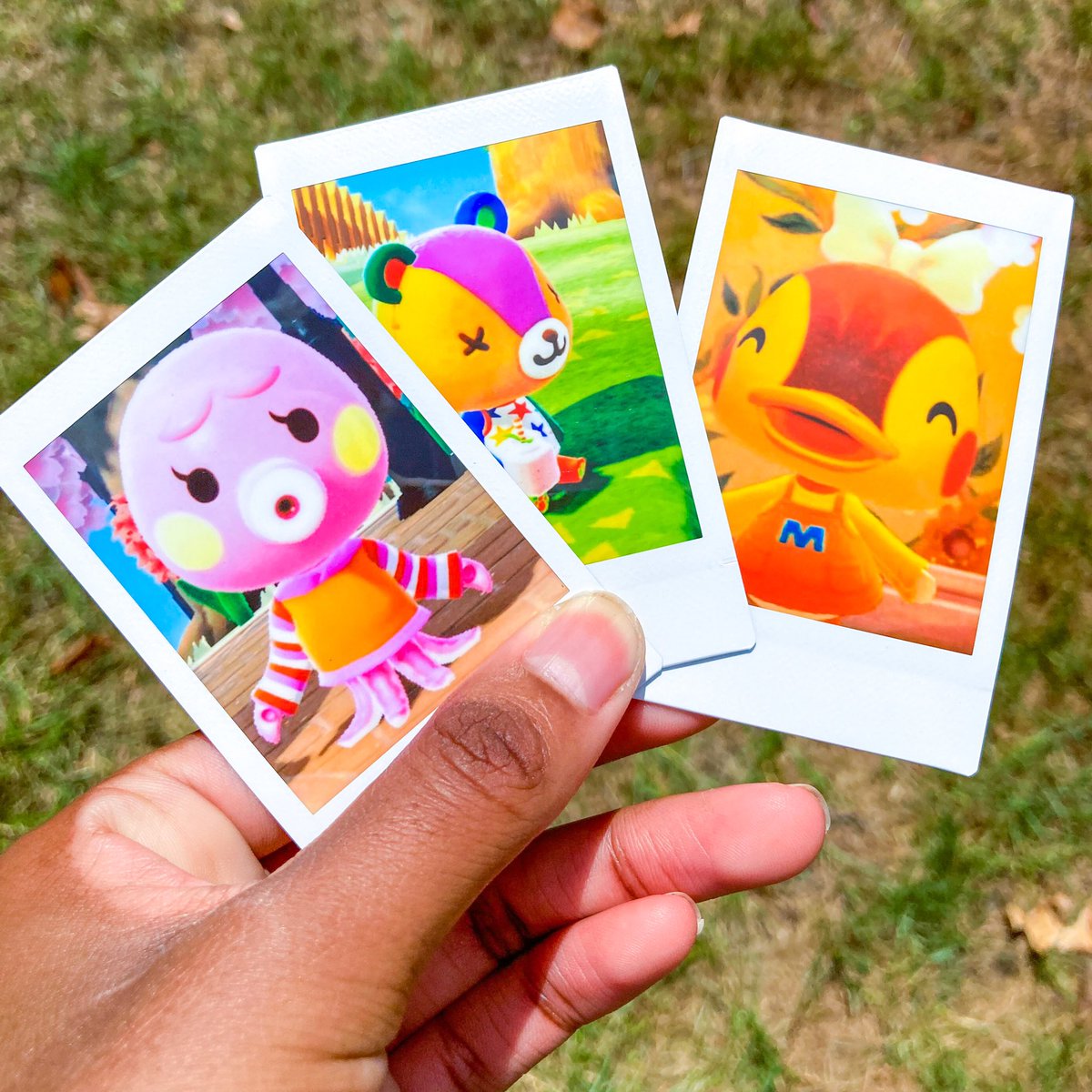 stationarie's tweet photo. ✨Custom Amiibo Polaroid Giveaway✨
I’ll be picking 2 winners to get one custom polaroid amiibo for any villager of their choice!!

To be entered: 
-follow my shop @stationarie
-rt this tweet
-tag a friend!

Ends july 25th! #acnh #ACNHgiveaway https://t.co/nJeDtvRz43