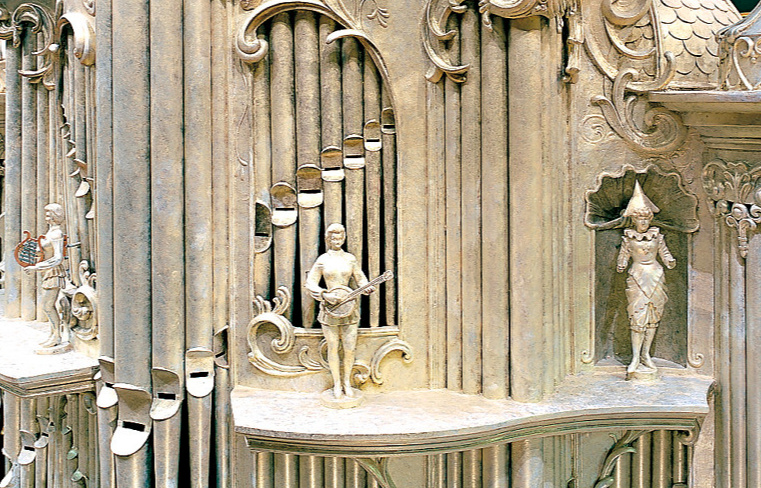 HALcruises's tweet image. From this photo, can you tell #WhereInTheHAL we are? HINT: You'll see it when you board this ship, which features musical instruments including signed guitars from Queen, Iggy Pop, Eric Clapton and the Rolling Stones. Retweet with your answer!