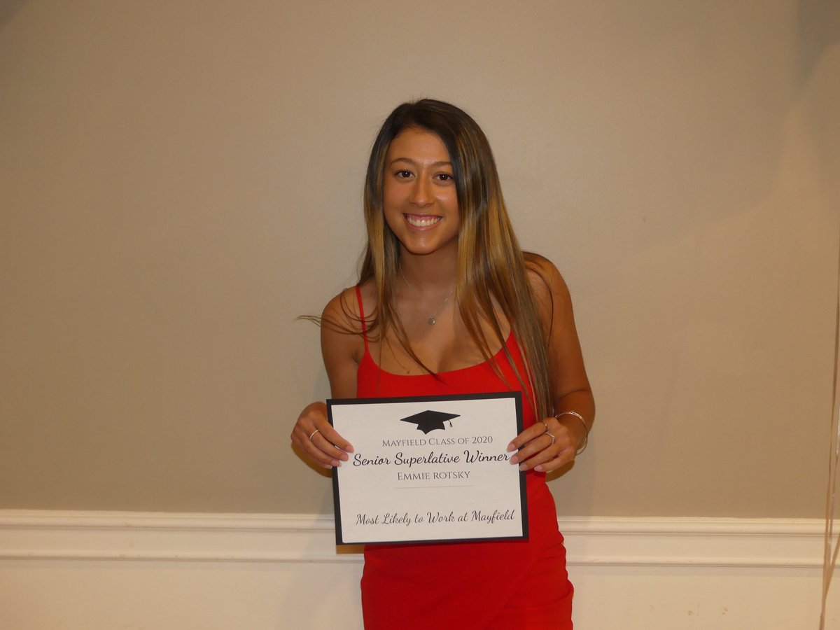 SeniorCelebrat1's tweet photo. Senior Celebration photos! https://t.co/fQu9OWCWuv