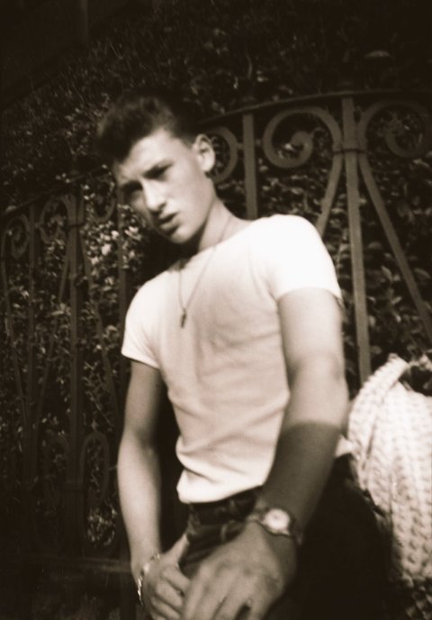 Babu00110's tweet photo. Johnny Hallyday à 14 ans https://t.co/gjRf3iNAxI