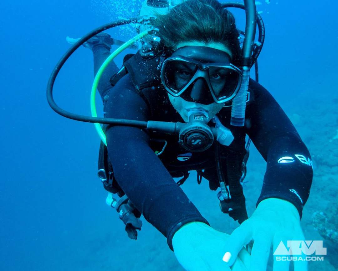 AzulScuba's tweet photo. FELICIDADES A LA MUJER BUZO EN SU DÍA… #👌🏻💙🌹 y que sean muuuchos más.
#AzulScuba #UnMarDeAventuras
#WomensDiveDay #PADIWomensDiveDay #PADIWomensDiveDay2020 #PADIWomen #Scuba #VenezuelaScuba #CursoBuceoVenezuela #BuceoCaracas #ScubaDiving #Padi #UWpics #Underwater https://t.co/zMQBKGsyOF