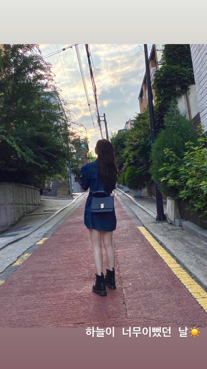 jchaeyeonbr's tweet photo. [CHAESTAGRAM] 17.07.20 - Atualização da #Chaeyeon no seu Insta Story:

"Um dia em que o céu estava muito bonito☀️"

#DIA #다이아 #정채연 #채연 https://t.co/wsyV8rpKB7
