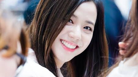 Bangpink holding the entire galaxy in their eyes ; a devastating thread