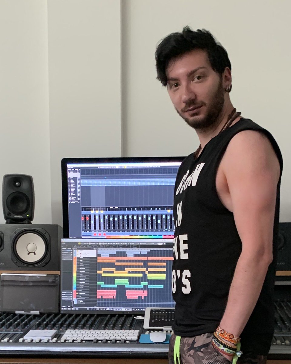 elvisnick_real's tweet photo. It’s official: we started working on a new album! 😎🤙🏻
#newalbum #pmsstudio #recordingstudio #studio #musiclabel #musicproduction #recordingartist #newmusic #musicproducerlife #songwriterslife #composerlife #guitaristlife #indymusic #newsinger #portrait #rocksinger https://t.co/OD84CMUhaV