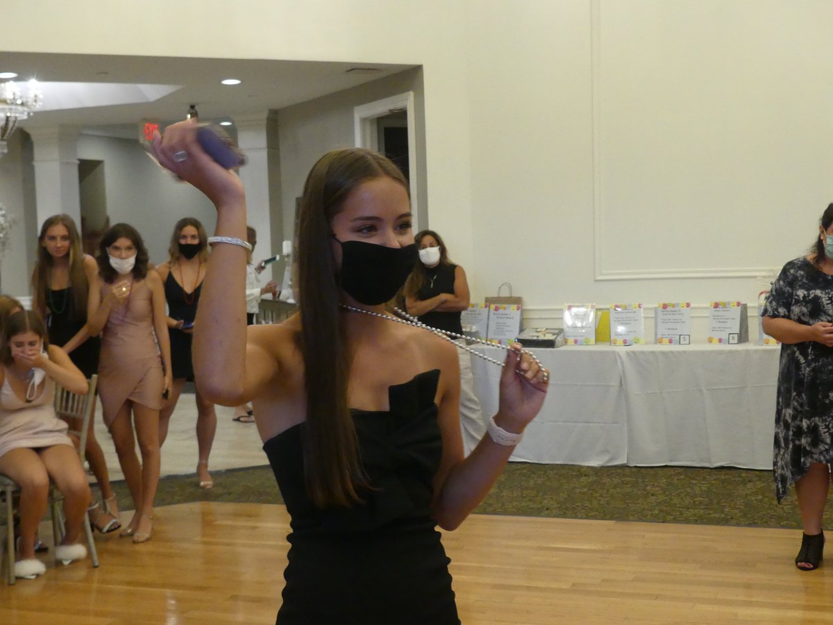 SeniorCelebrat1's tweet photo. Senior Celebration photos! https://t.co/fehsQbhC7U