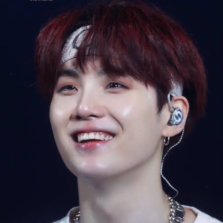 Bangpink holding the entire galaxy in their eyes ; a devastating thread