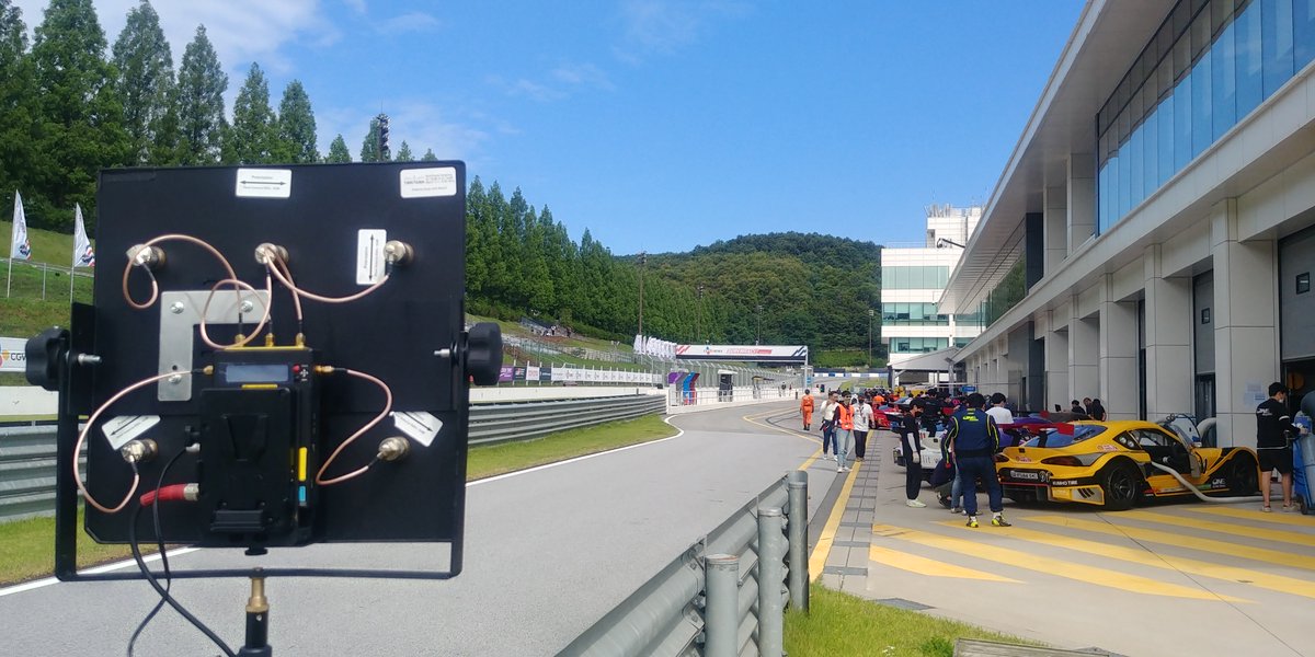Teradek's tweet image. Bolt 3Ks spotted at the 2020 #SuperRace Championship in South Korea! The team used 3 BOLT 3Ks for the race, 2 for the interview, introduction, starting line, and winner&apos;s ceremony, as well as one for an aerial drone. @SmallHD