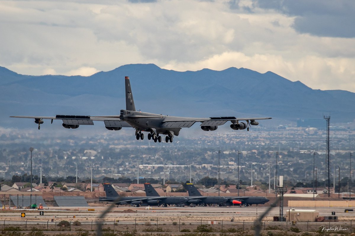 krystalphotos2's tweet photo. How many BUFFs do you see?!
.
#b52 #b52stratofortress #buff #redflag2020 #b52bomber #5thbw #minotafb #nellisafb #usaf https://t.co/IYh74PgL6J