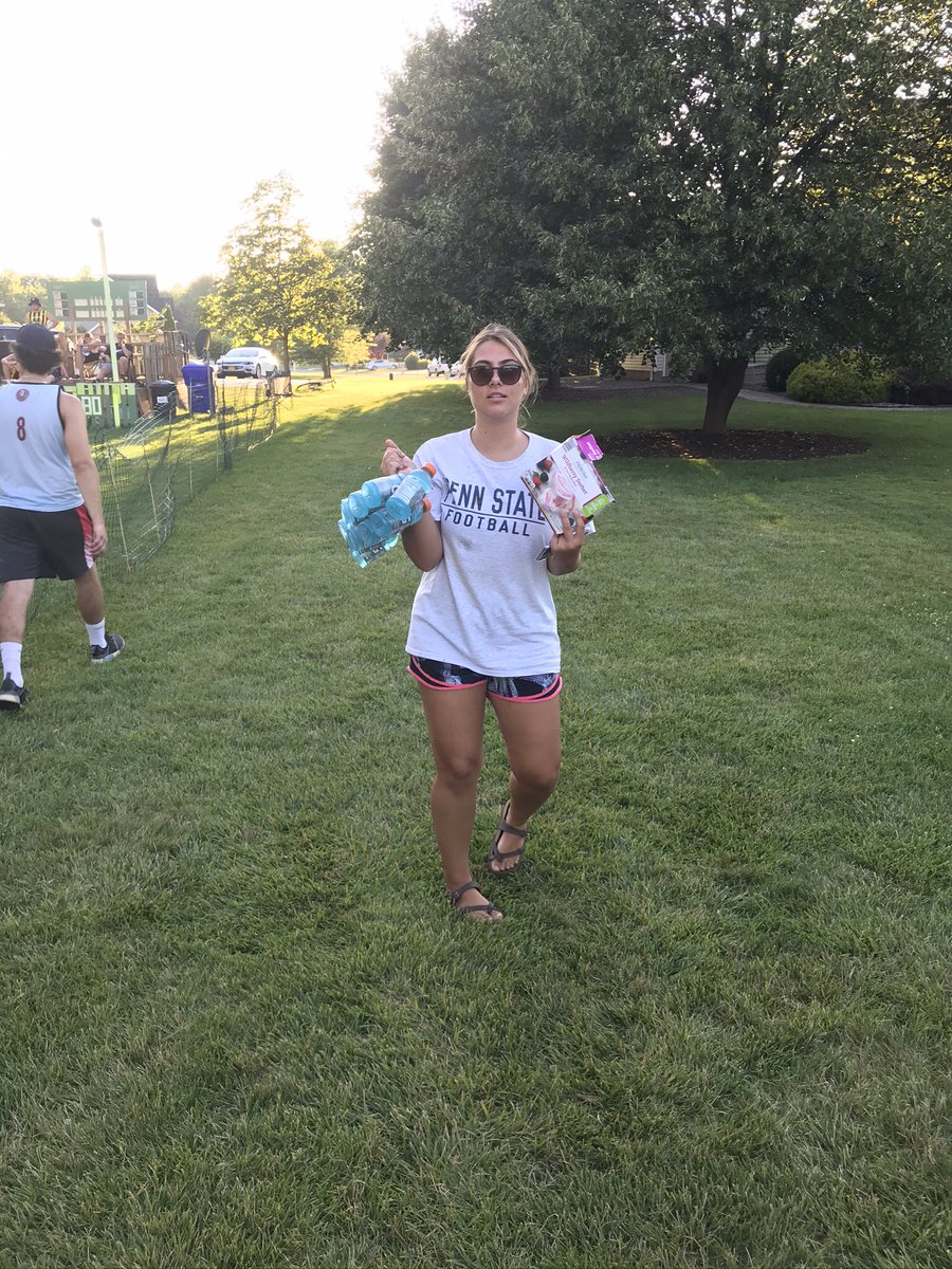 WoodcockWhalers's tweet photo. Also big s/o to team mom @Chrysangitsis for keeping us hydrated and well fed on our 2-0 run yesterday. #rollbabos #hittingbombsandrespectingmoms https://t.co/lotDyOLZ1x