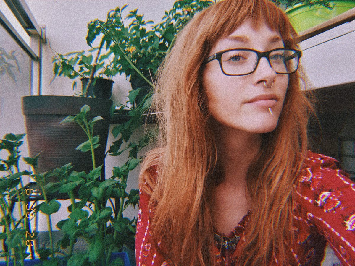 mechanikill's tweet photo. plant selfies :) https://t.co/t7ifoSCpod