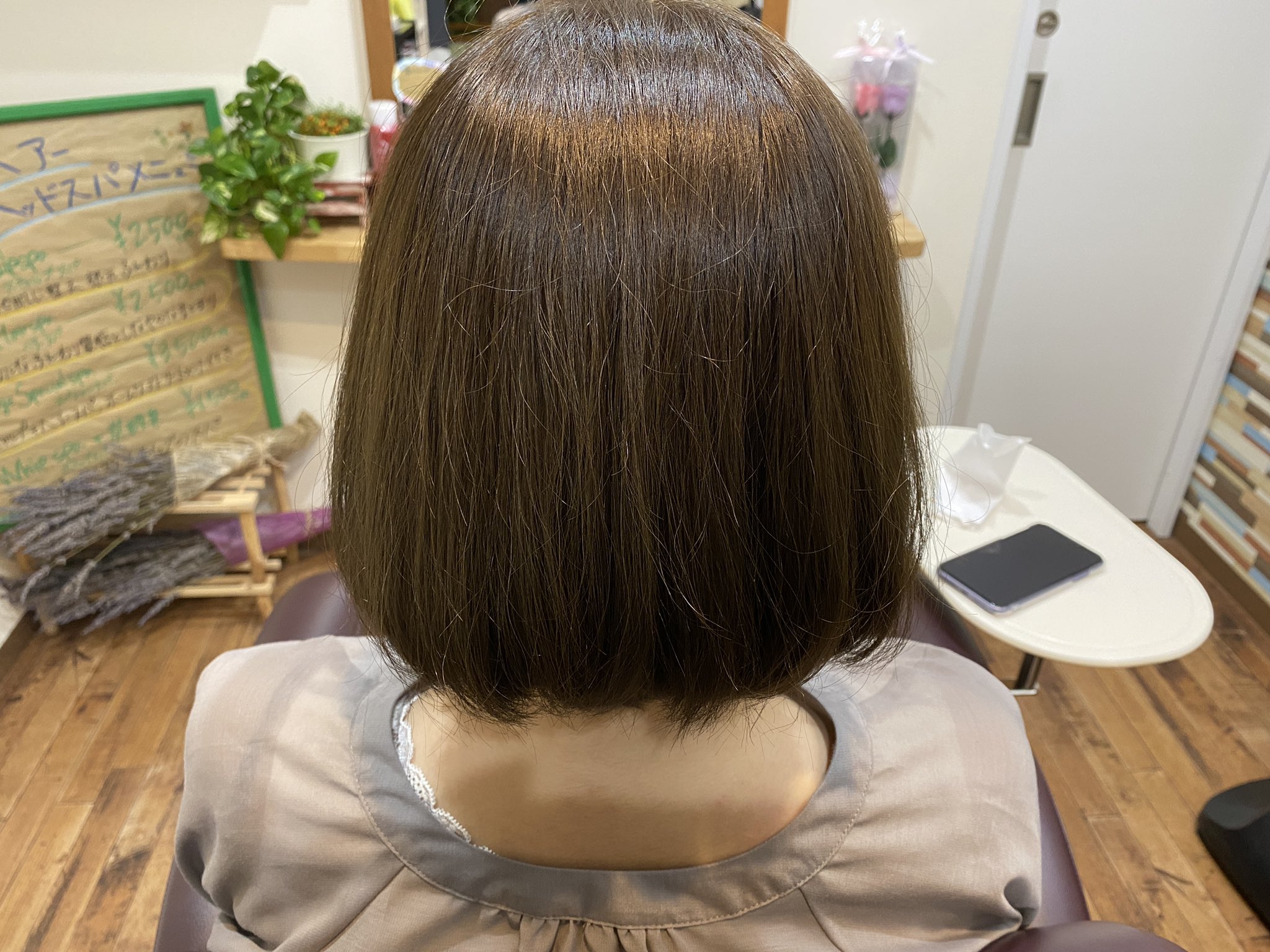 ラッシュヘアー バッサリボブヘアにカット カラーはエドルマット 爽やかな色です 鳥取市 鳥取市美容室 ラッシュヘアー Lebel エドル エドルカラー マット