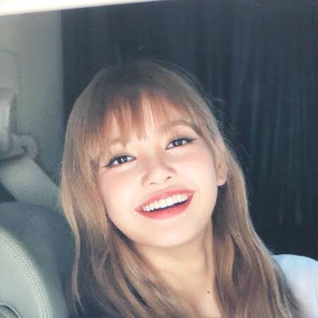 Bangpink holding the entire galaxy in their eyes ; a devastating thread