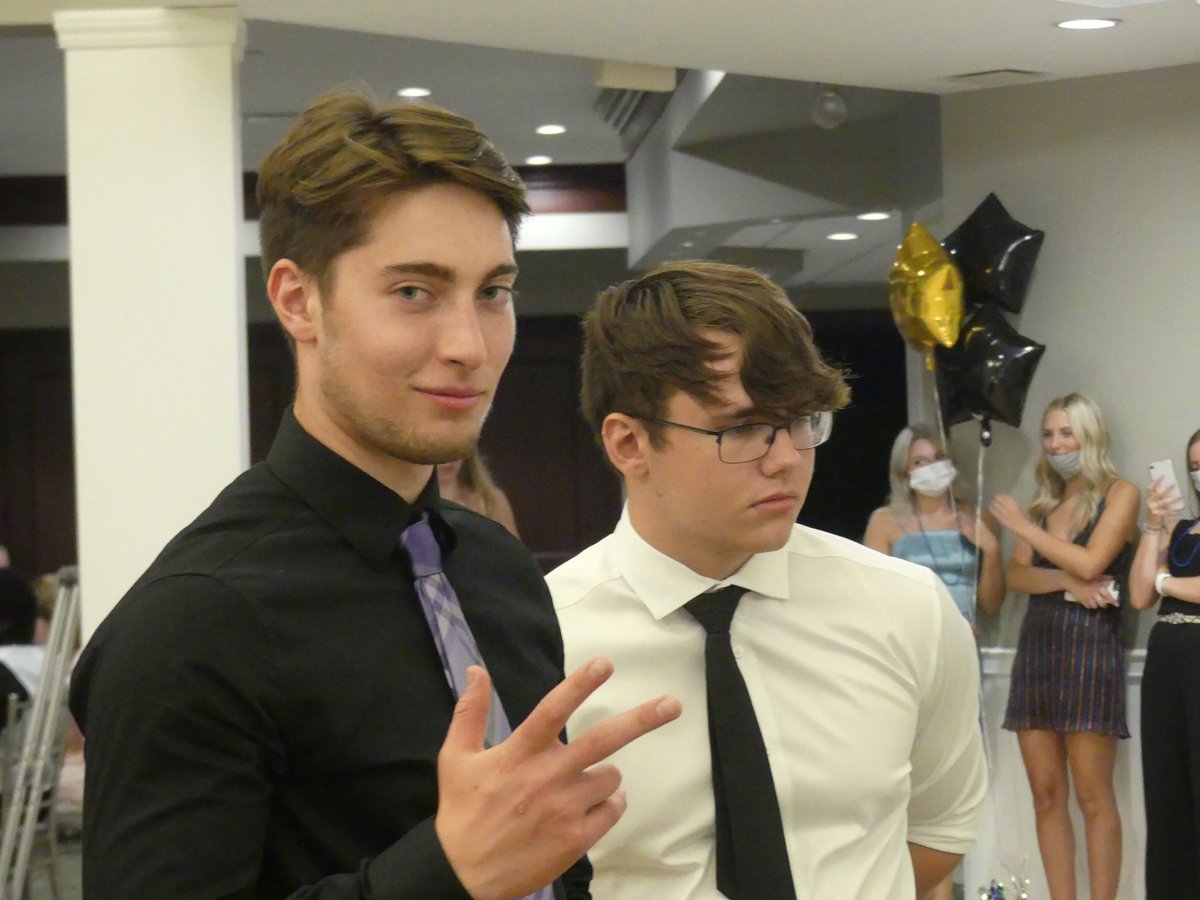 SeniorCelebrat1's tweet photo. Senior Celebration photos! https://t.co/l48OR7gu89