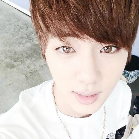 Bangpink holding the entire galaxy in their eyes ; a devastating thread