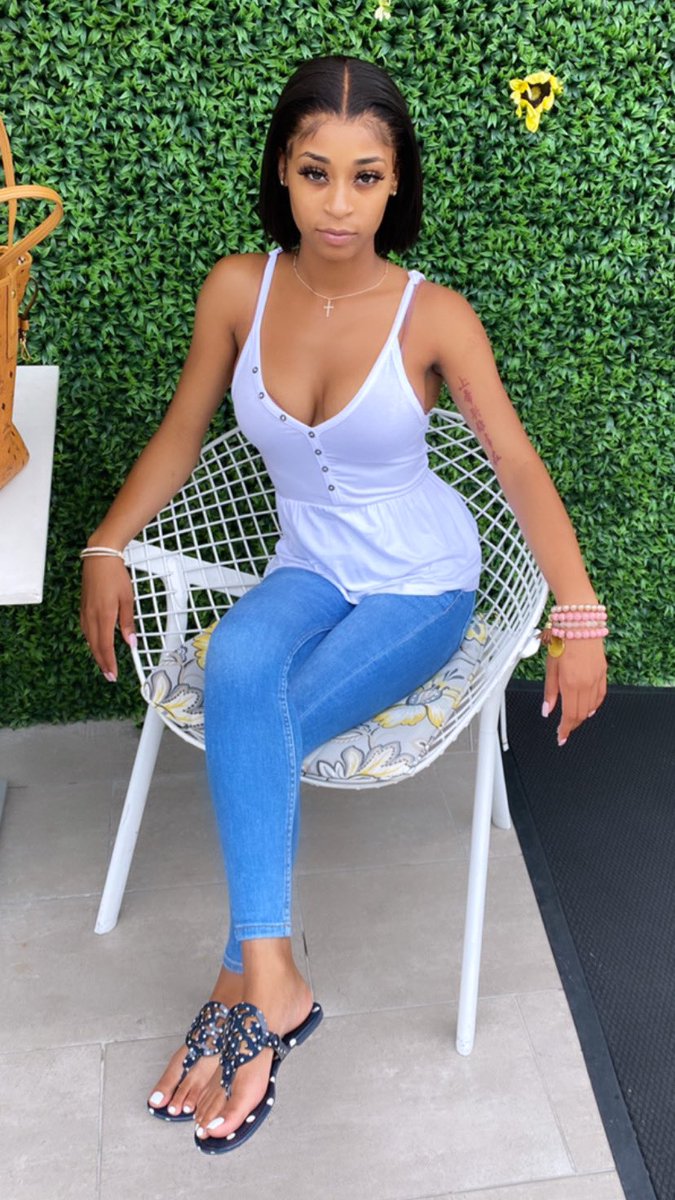 AbrielleBellaa's tweet photo. I love you ❤️ @oomf https://t.co/poOvjDsv4U