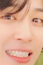 Bangpink holding the entire galaxy in their eyes ; a devastating thread