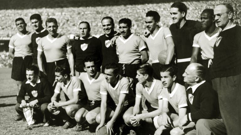 ractividades's tweet photo. ➡️ #Domingo #Mediodia #Radioactividades
✅ 70 Años del #Maracana #Celeste
✅ #CarlosSole #DuiliodeFeo #ChetoPellicciari #HeberLorenzo @AEtchandy
✅ #Archivo #Memoria
📲 https://t.co/IyE1T0mEDy
🐦 https://t.co/vSy8WQ1j37
🎤 #Spotify Radio Uruguay
🎧 #Podcast @programasdx https://t.co/ncrlApAlir