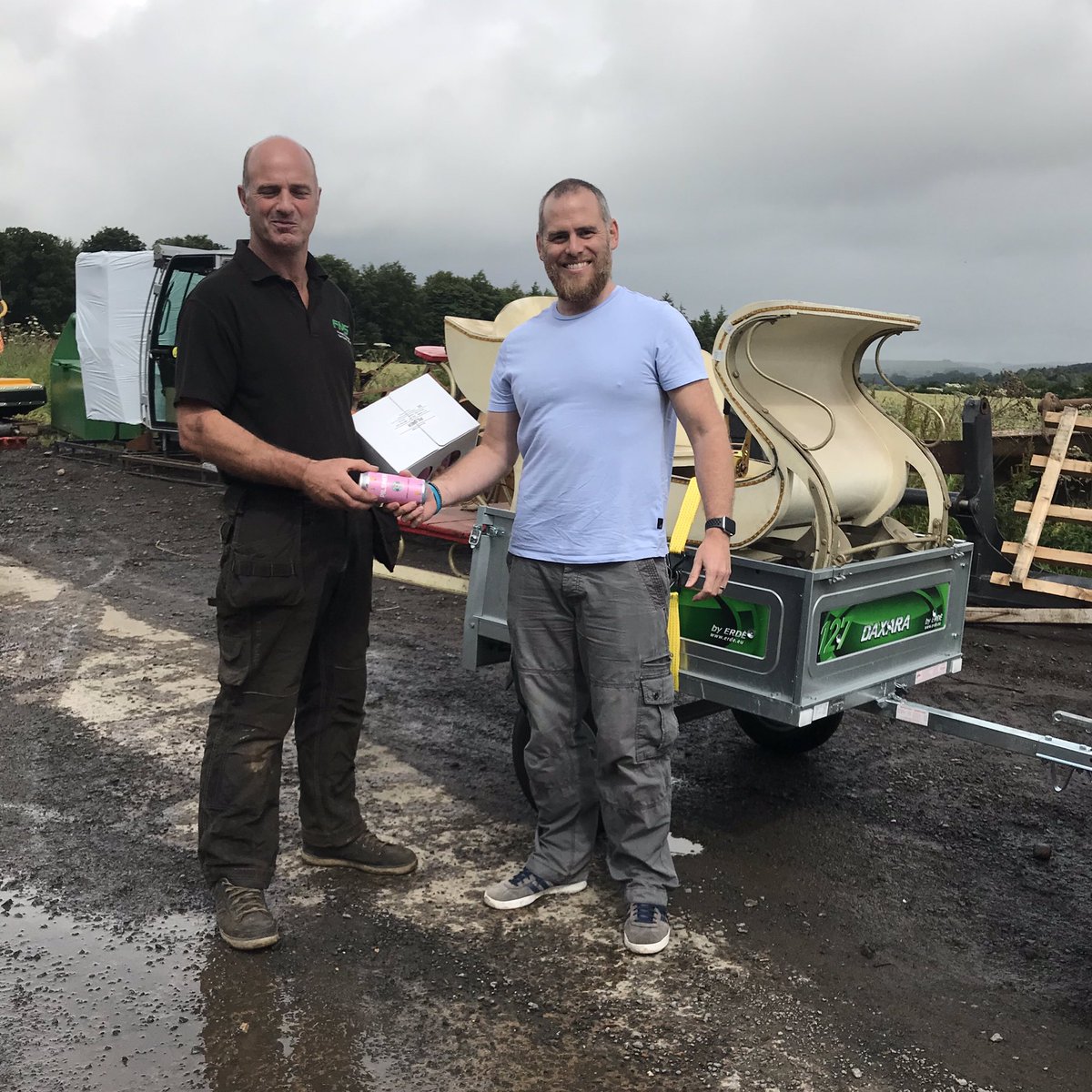 bay_table's tweet photo. After last years success borrowing @HartlepoolTable’s Santa’s Sleigh (where we raised over £2,500, which helped us put on the #BigBatchCook) we decided we needed one of our own. A massive thank you to @HexhamRoundTbl for retiring theirs to us
#DoMore
#BuiltByKindness https://t.co/Ds2xsZqhJH