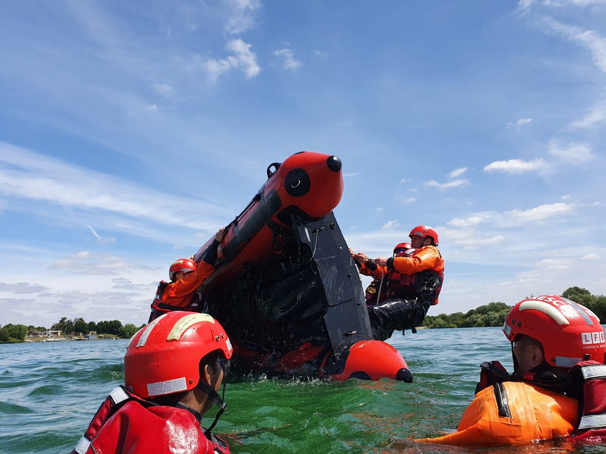 LFBEnfield's tweet photo. Busy day for #GW #Edmonton today water rescue and boat handling training! Thank you to @FairlopWaters for letting us use your amazing venue #notjustfires #opsprofessionalism #fru #techrescue https://t.co/8RTr8afW99