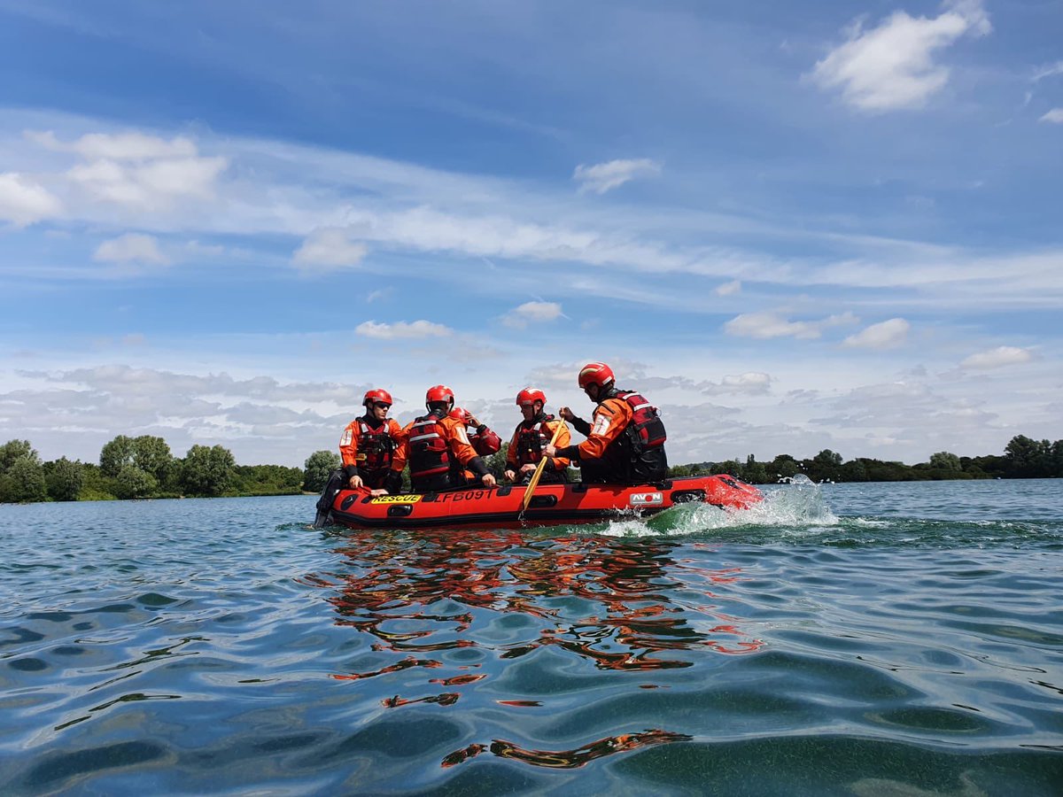 LFBEnfield's tweet photo. Busy day for #GW #Edmonton today water rescue and boat handling training! Thank you to @FairlopWaters for letting us use your amazing venue #notjustfires #opsprofessionalism #fru #techrescue https://t.co/8RTr8afW99