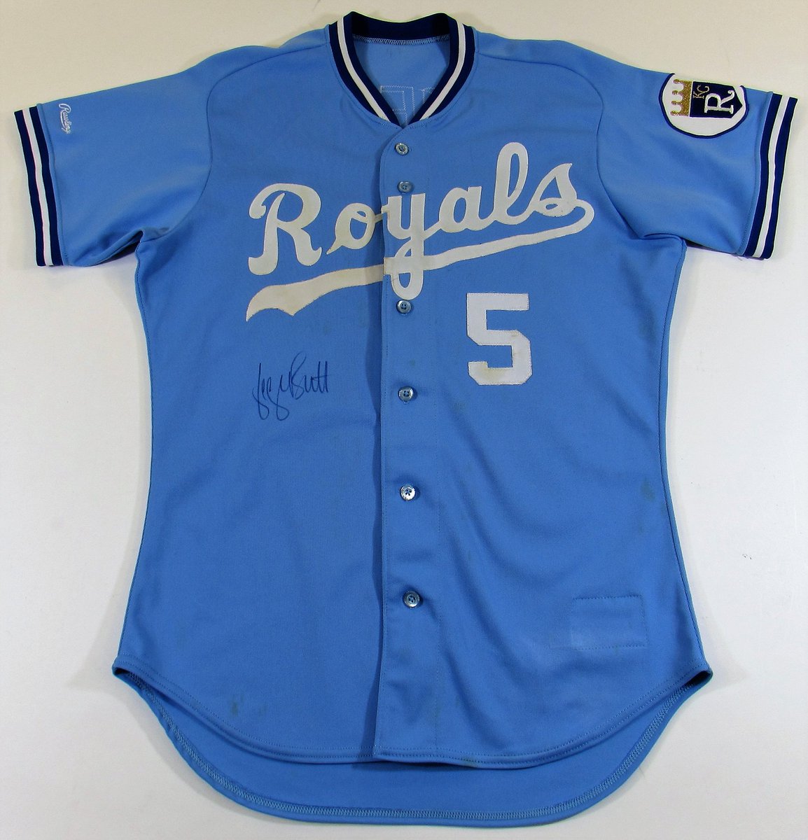 jefferylogan's tweet photo. Crown sports auction will launch today 7-18-2020 @ 3pm https://t.co/MpVO4JkZCE 
Lot#1 George Brett GU 1988 Jersey. https://t.co/FfVKVgGTNC