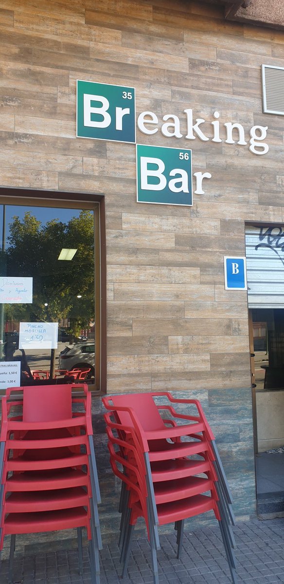 nereamartingarr's tweet photo. Me ha conquistado este Bar...
Cosas que se encuentra una paseando.
#BreakingBad #breakingbar https://t.co/WAjx7pu3K7