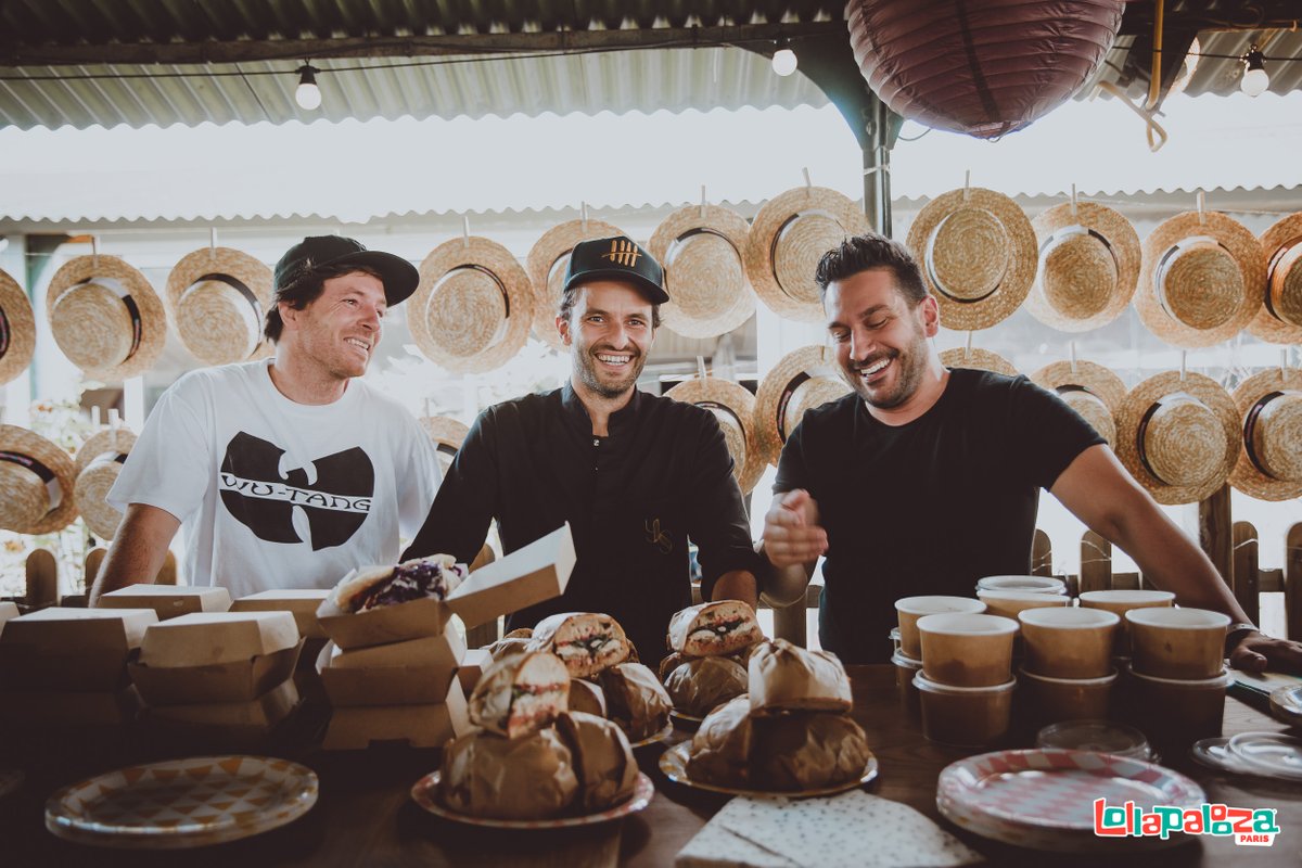 lollapaloozafr's tweet photo. L’an prochain quand on retrouvera nos chefs, on mettra les bouchées doubles !
📷@Afterdepth
#LollaParis #LollaChef #Lollapalooza #Paris #Festival https://t.co/zSwE7AJTBw