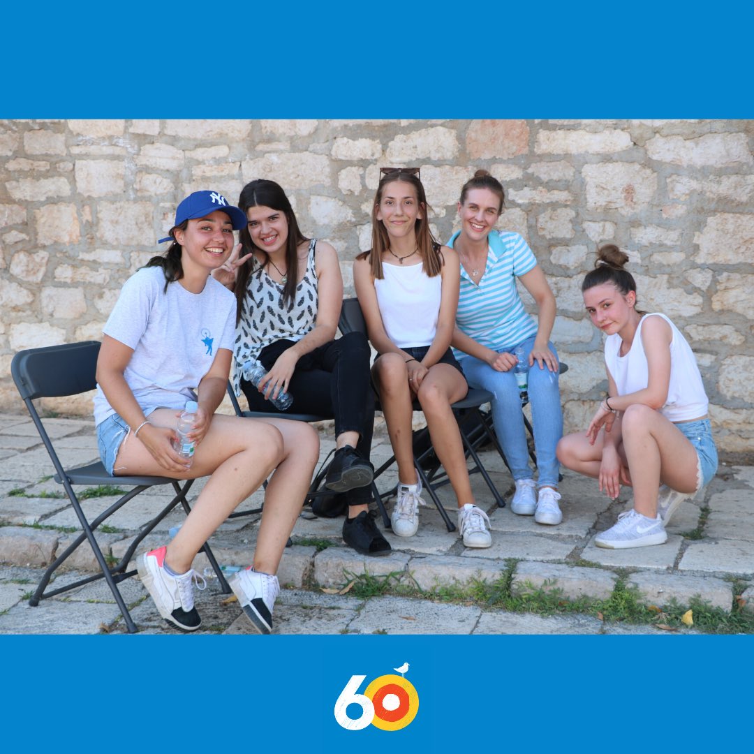 MdfSibenik's tweet photo. Osim odlične atmosfere ovaj nogometni dan imao je i ekološku "notu" 🌎. Lopta ⚽️ je izrađena od korištenih traka koje je ekipa iz tehnike rabila za potrebe Festivala. Golovi 🥅 su improvizirani, od iskorištenih scenskih elemenata 🎬. https://t.co/OHHujesrcr