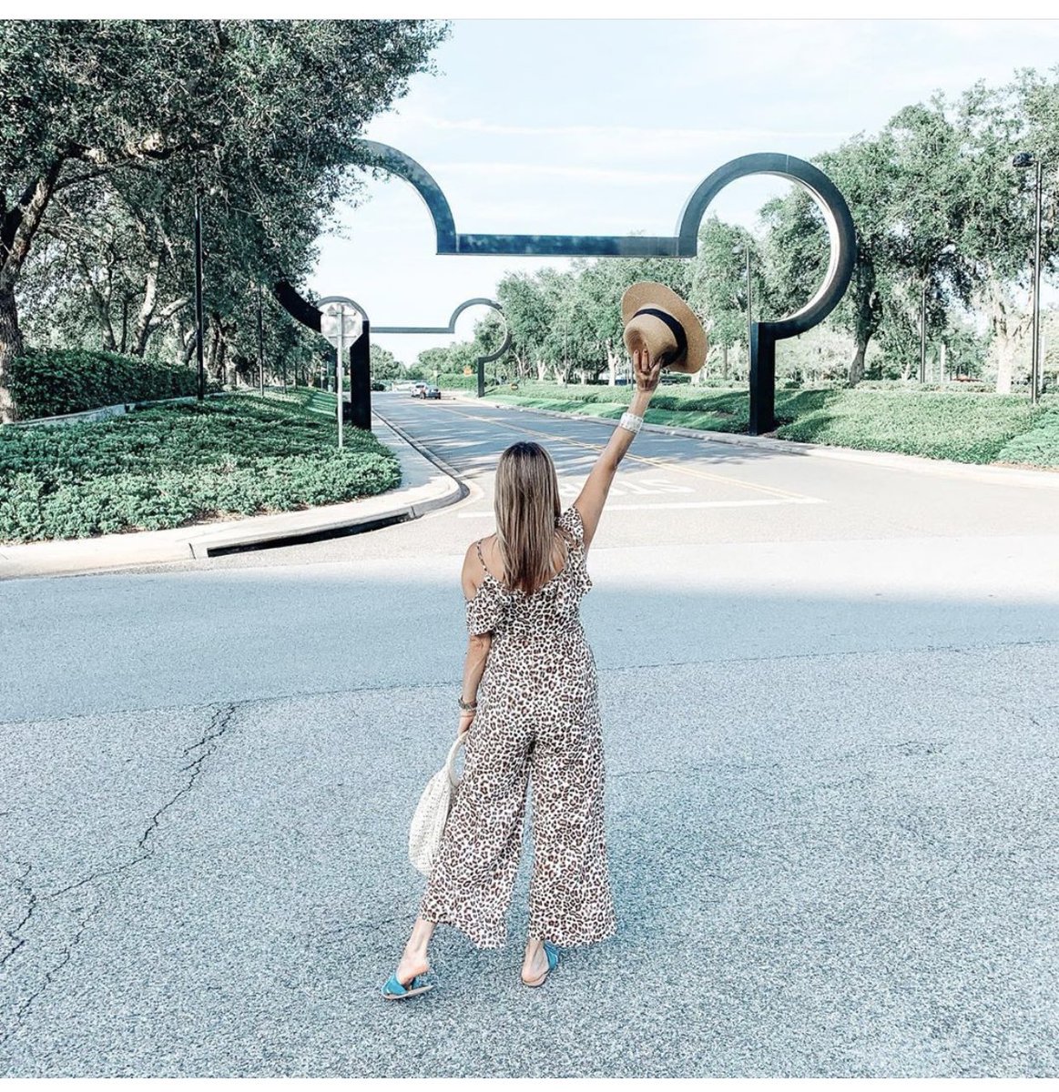 ORLBloggers's tweet photo. Hello weekend! Any plans? Please stay safe and wear your 😷. 🤗 📷: @brendaizel   #ORLBloggers #TheBloggerUnion #kindcollaboration 
#theorlandobloggers #orlandobloggersunited  #collaborationovercompetition #Orlando https://t.co/AF7ANFU0Db