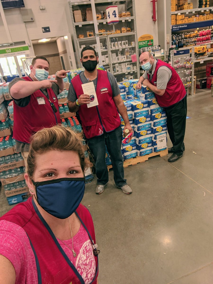 Fishon2612's tweet image. When we recognize employees and they genuinely get excited, it makes our day! Congrats to Courtney, Mike, David, Damian, Ralph Eric and Matt #thisteamrocks #instocks #customerservice #serviceawards #storwiderecognition #6ftapart #thankyou  #lumbermillworkreceivinggardenloader