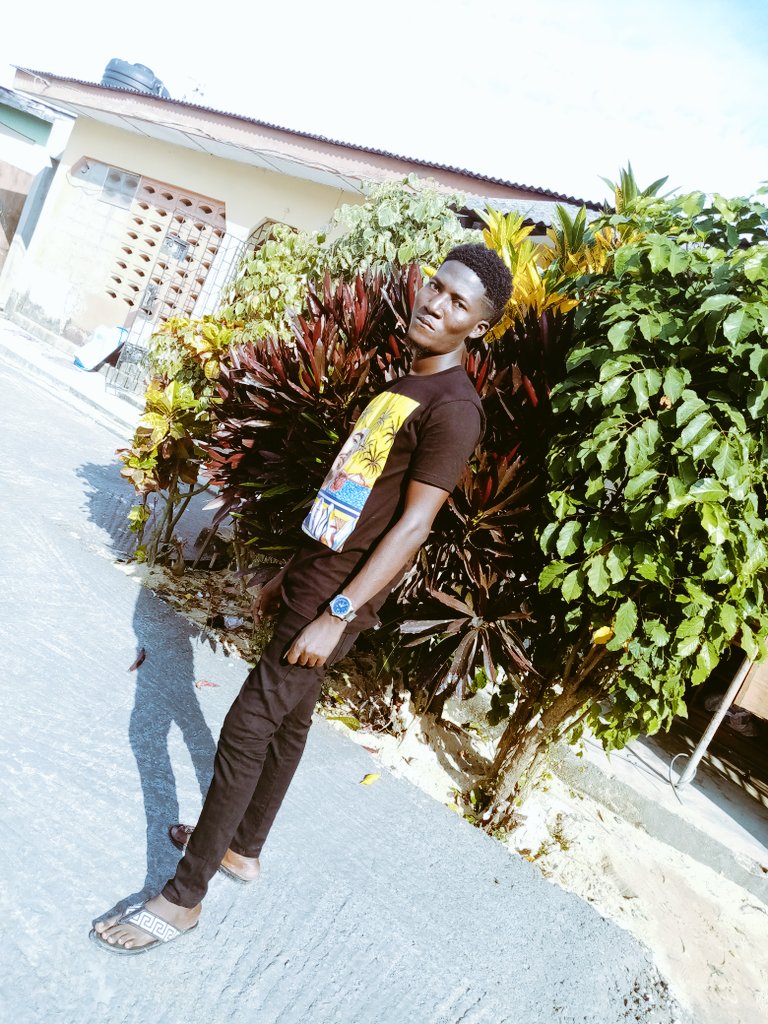 Ay_spurz's tweet image. Am not a Twitter infuencer
But I can influence you
#normallevel