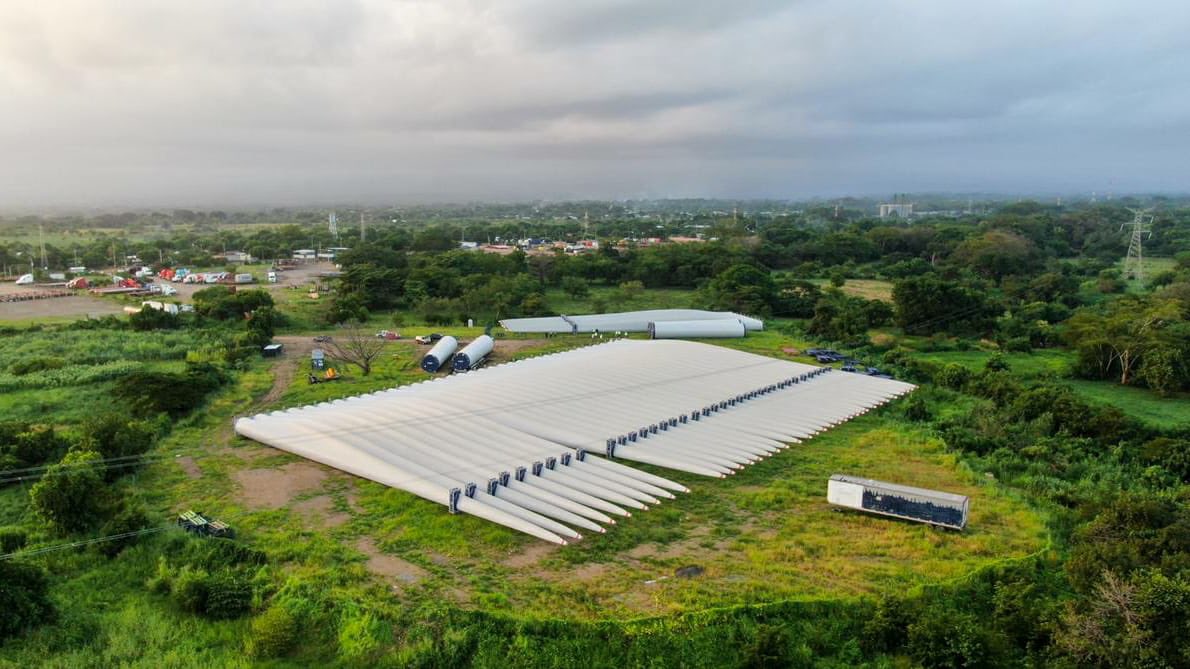 ultimahsv's tweet photo. #ClasePolítica | Gobierno avanza en el proyecto del primer parque eólico en El Salvador

Nota completa: https://t.co/xvbtvcx7hr https://t.co/n01qKLIIvR