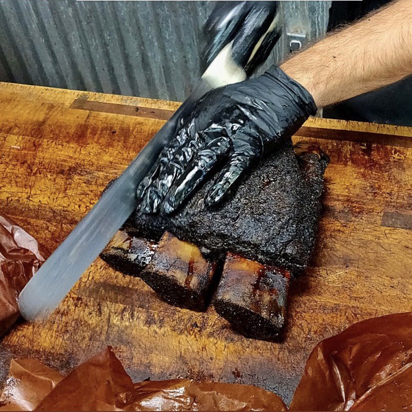 You know what day it is. 

If you don’t know... now you know. 

We’ll see you soon😉
#desertoakbbq #bbq