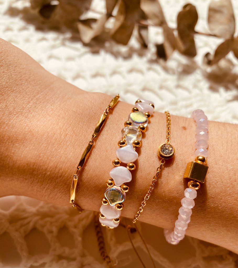 Loobanys's tweet photo. In love del lemonade pink😍 #loobanys #handmadejewelry https://t.co/Z4vZHqfSnX