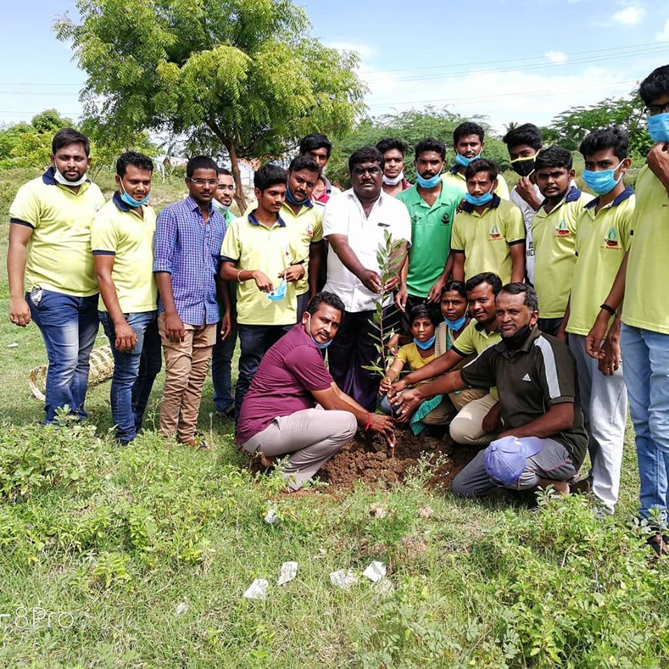 planting trees with namma tiruchengode team