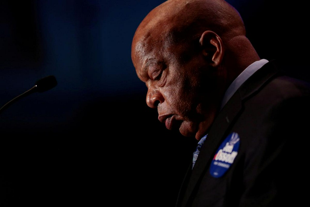 Reuters's tweet photo. Factbox: Activists and politicians mourn John Lewis' death https://t.co/r1uI6qmU8X https://t.co/Jk6AyfsZO8
