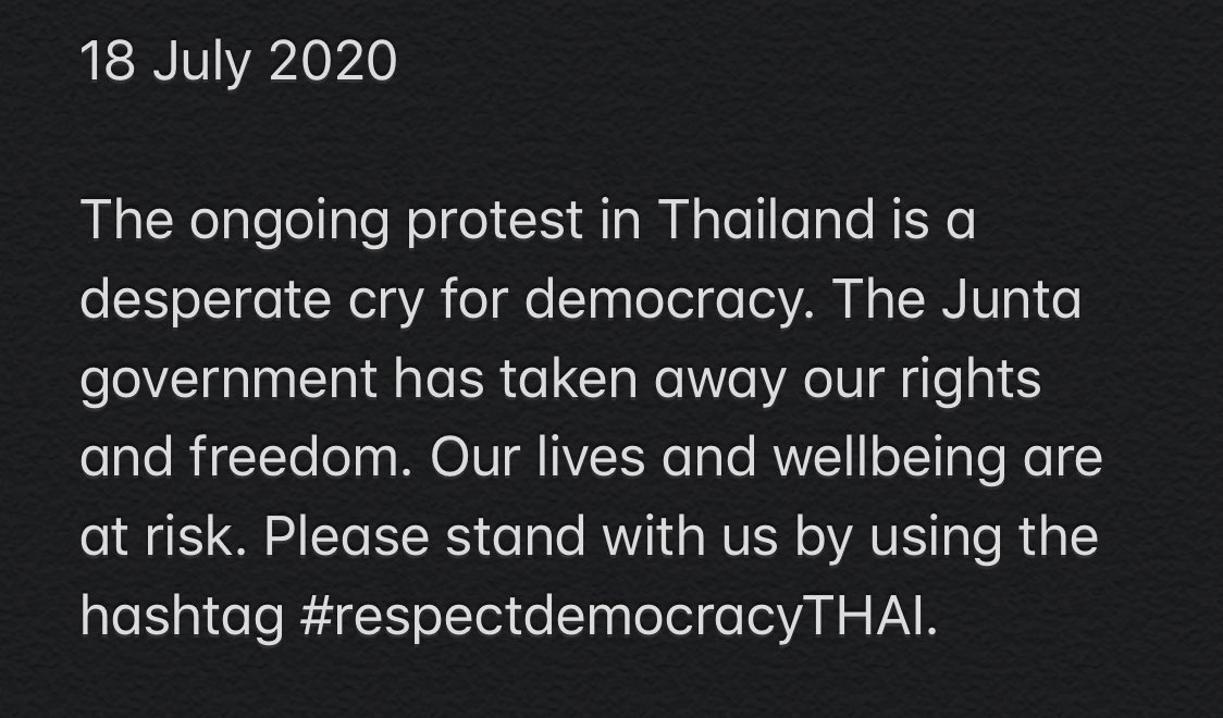 knotj_'s tweet photo. 18 ก.ค. 2563

การชุมนุมในประเทศไทยในครั้งนี้���พื่อเรียกร้องประชาธิปไตย เพราะรัฐบาลทหารได้ริดรอนสิทธิ์และเสรีภาพของประชาชน ชีวิตและความเป็นอยู่ของพวกเรากำลังตกอยู่ในความเสี่ยง

มาร่วมกันรีทวีตและติดแท็กกันนะคะ🙏🏻🙏🏻

#เยาวชนปลดแอก
#respectdemocracyTHAI https://t.co/K9uPhx0oJI