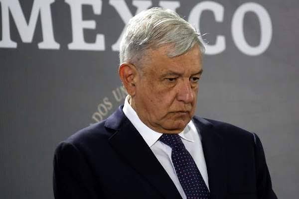 MElenaPerezJaen's tweet photo. -NO pueden estudiar en el extranjero
-SÍ pueden tener hijos en el extranjero
#ElPadrinoCuatrero hablando con sus Trivagos. https://t.co/AoFGseaOro