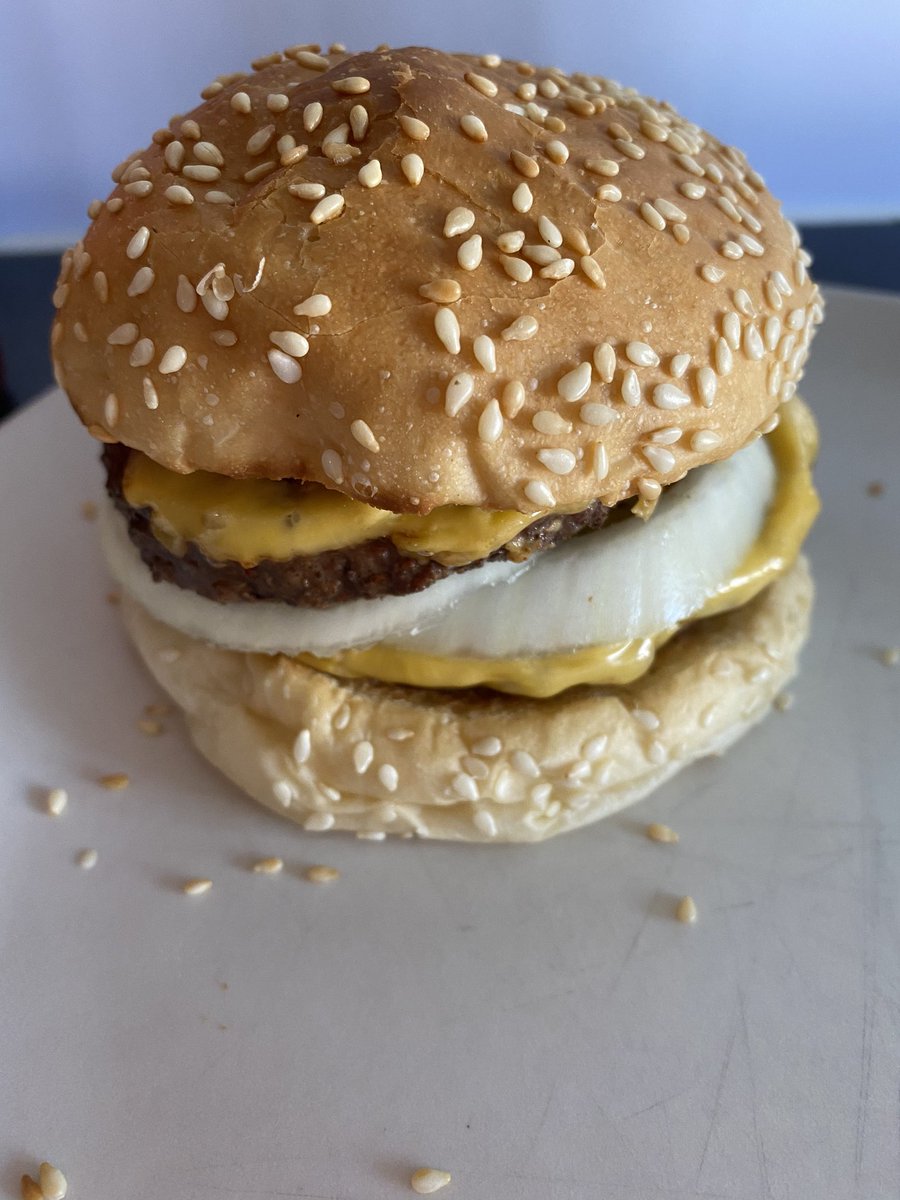 Supersonic_Inc's tweet photo. Well that was a family crowd pleaser thanks @ZanKaufman @TheBurgerAddict @bleeckerburger @GREATFOOD2U_UK 🍔🍔🍔🍔🍟 https://t.co/a33XGKHPv6