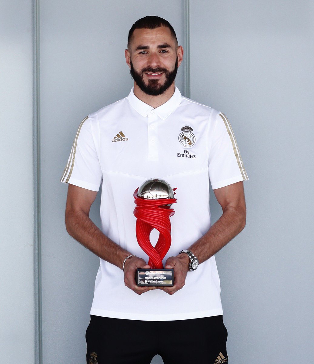 Benzema's tweet photo. ⚽️❤️🔥 #HalaMadridYNadaMas #Nueve #MejorJugadorDeJunio https://t.co/OxBOp88fYa