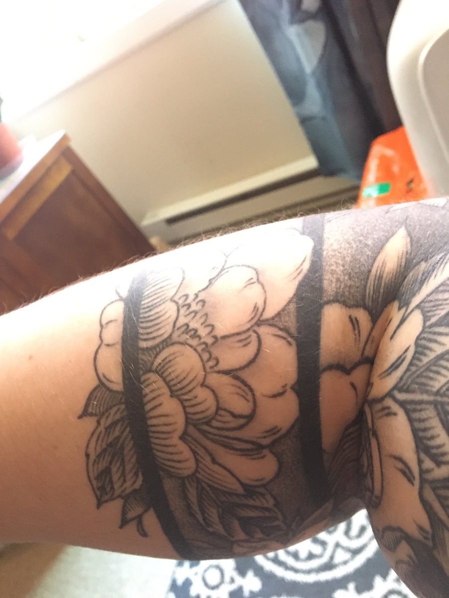 CarriePottah's tweet photo. @castillo1ez I'm a sucker for arm bands, though. Here's mine. https://t.co/k3CFBB9nH9