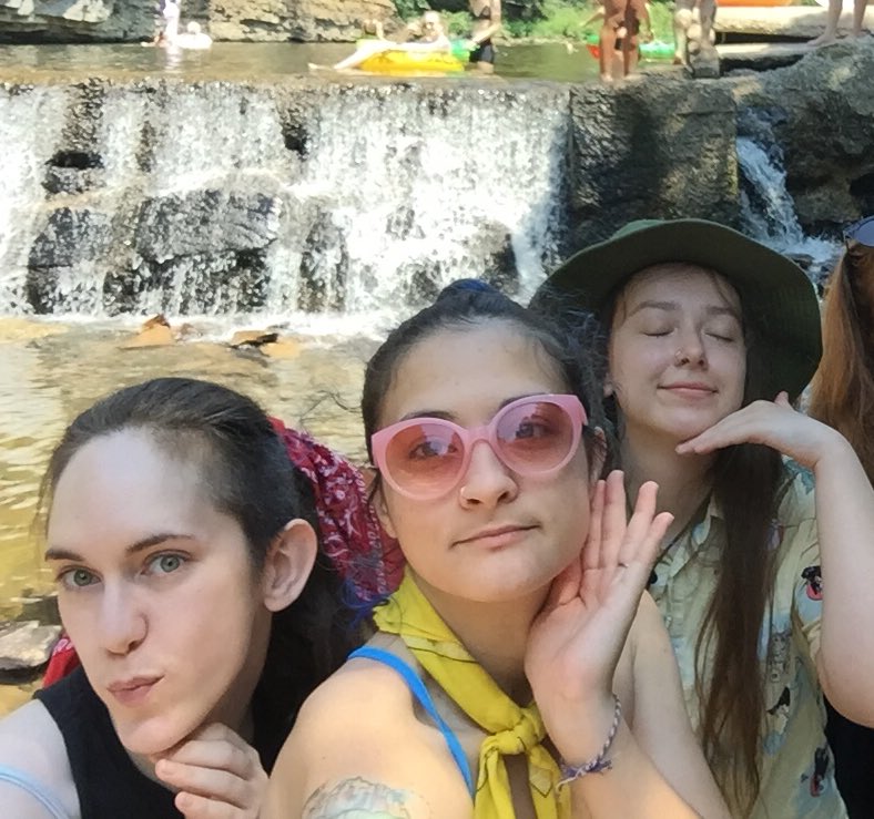 lilbunzine's tweet photo. Meet our team!
Laura, Amber and Roxy meet in 2018 at a magical place called #CampGritty. The ladies quickly bonded over their love for arts and crafts and became great friends. https://t.co/RjV1ElwbIi