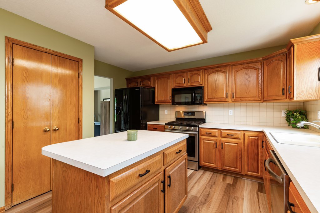 nygren_cbdsm's tweet photo. NEW LISTING

Only two story home for sale on the NW side of Ankeny in this price range with a WALKOUT basement 🏡🗣 https://t.co/VqIDZj55Hr