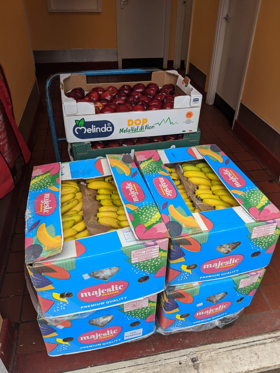 AppealHawwa's tweet photo. Alhamdulillah! Fresh fruit delivered to #refugeefamilies in West Yorkshire❤ https://t.co/VCnsMCKaIk