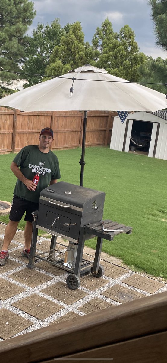derek_deyoung's tweet photo. Don’t you dare tell a redneck he can’t grill because it’s raining @Kingsford @SmithfieldFoods #deyoungproblems #bbqtime https://t.co/9TENO1vVgv