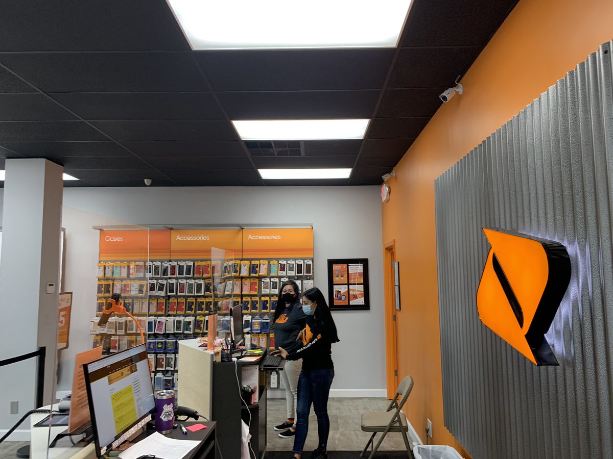 AustinSBE's tweet photo. We are still here at Boost on Shallowford Road. Come and leave your carrier and get with the best network. You can get w/ this #TheBest @dish @boostmobile  #midatlanticsquad https://t.co/GAssnEu85o