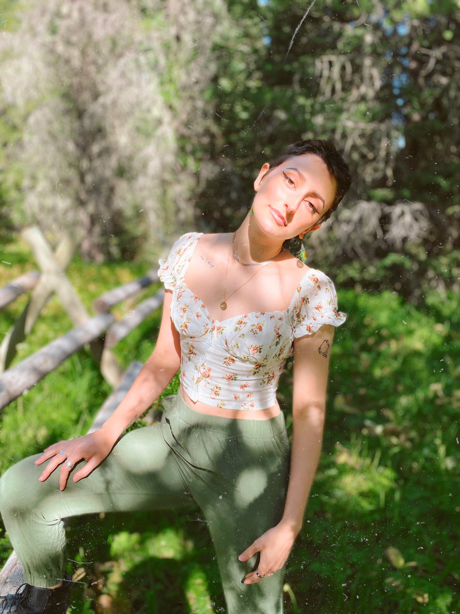JonniIvy's tweet photo. ✨☀️ found my sun spot ☀️✨ https://t.co/P4CUDlAFsd