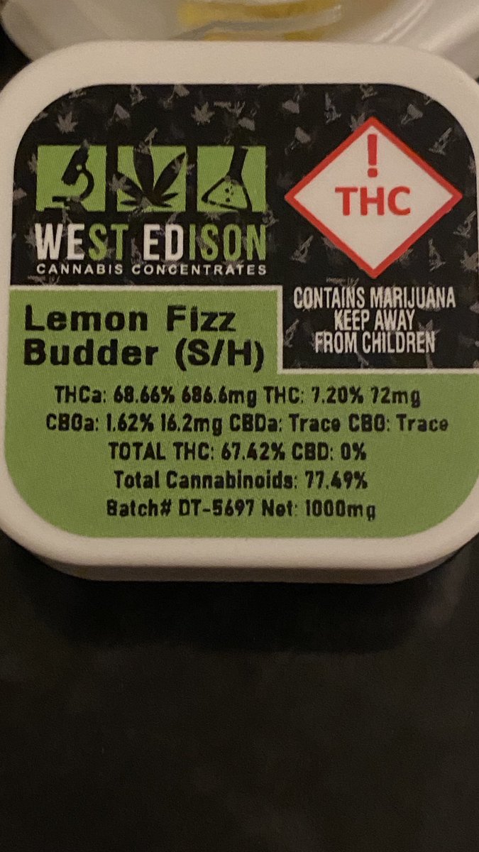 EmeraldZoo's tweet photo. #LilacDiesel an #LemonFizz by #WestEdisonConcentrates and flavor for days on both. https://t.co/7IZ5RBsF1J