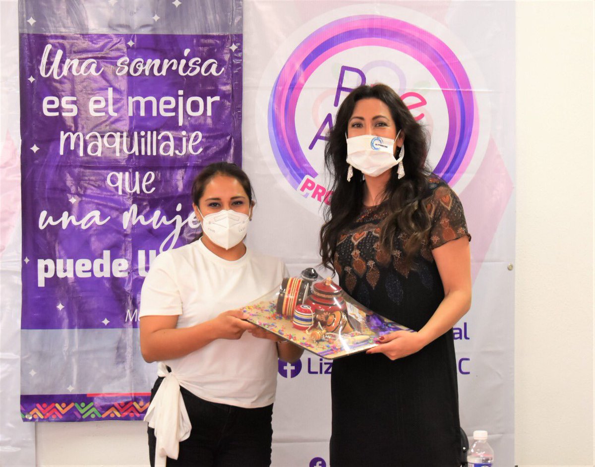 LizSandovalC's tweet photo. Continuando con las actividades del Protocolo #PreAlba realizamos la presentación del libro “Regresa el tiempo” de Verónica Cruz, recordando que la belleza de todos están en nuestro interior, amémonos como somos.
#ComunidadQueConstruye https://t.co/BQ8b5LQrW7