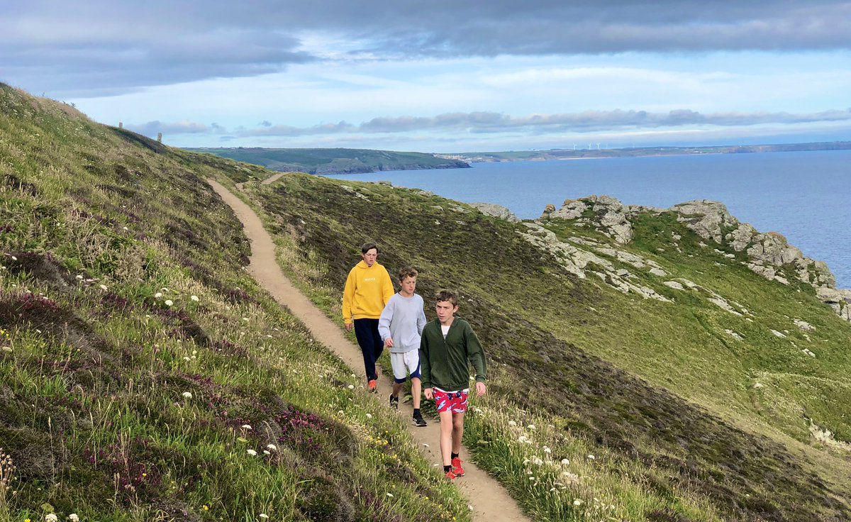 muz500's tweet photo. Dad & Lad #cuddenpoint #cornwall https://t.co/FdjkhwrnEr